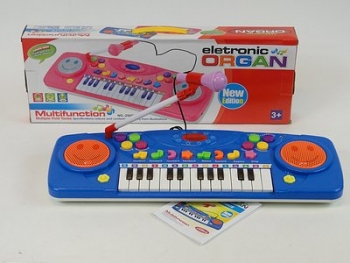 Pianinas su mikrofonu