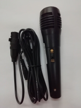 Mikrofonas su audio kabelio jungtimi