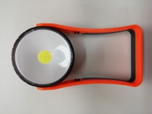 LED žibintas-prožektorius pastatomas su magnetu