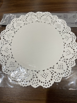 Servetėlės baltos apvalios 16vnt ant stalo 21,5cm
