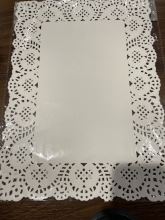 Servetėlės baltos 25x35cm 12vnt ant stalo