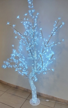 Dekoratyvinis medis LED 1.8 m. - 443W