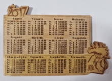 Suvenyrinis medinis kalendorius 2017m. 120x70 su magnetu