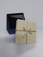 Dovanų dėžutė 9x9 cm.