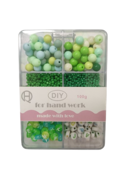 Karoliukų rinkinys 100gr įv. dydžių su raidėmis žalios sp.