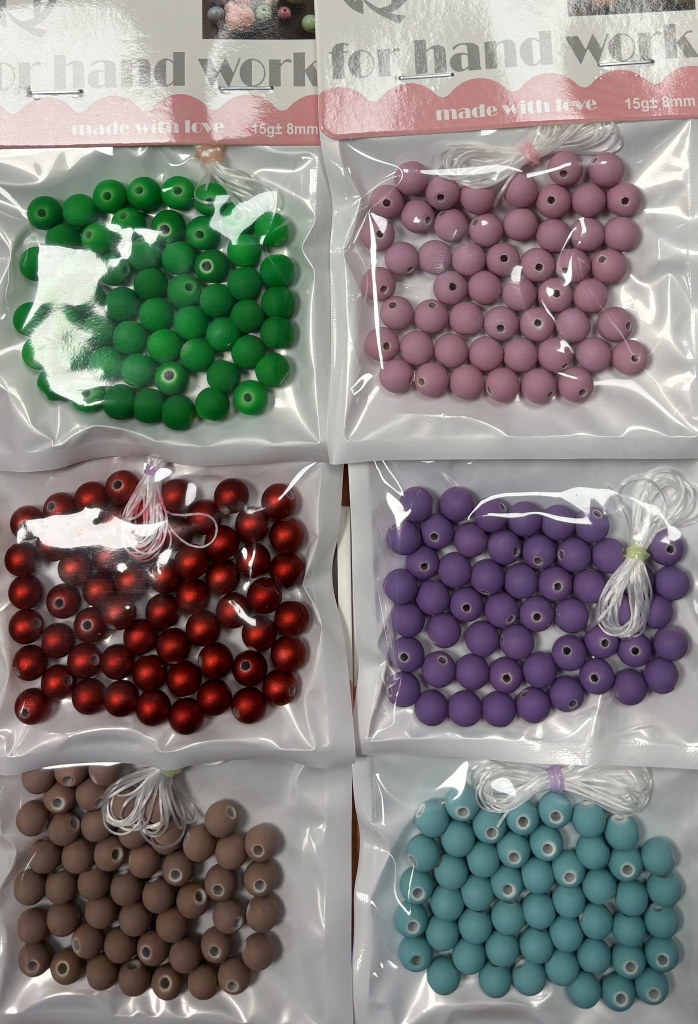 Karoliukai veriami įv.spalvų  8mm 15gr