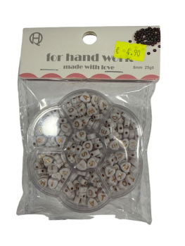 Karoliukai baltos sp,su raidėmis dėžutėje 6mm
